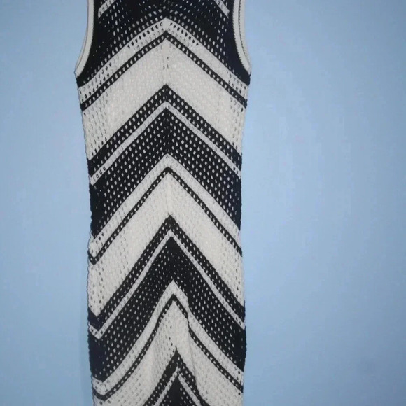 Willow & Wind Black & Ivory Sleeveless Crochet Dress with White Lining Size Sm - Picture 12 of 16